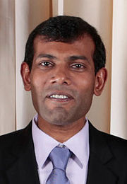 Maldivian President Mohamed Nasheed: As soon as the meeting was over, the Maldivian President came down from the podium and had a friendly chat with us. This surprised everyone