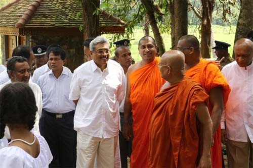 Goatabaya with Bodu Bala Sena operatives 