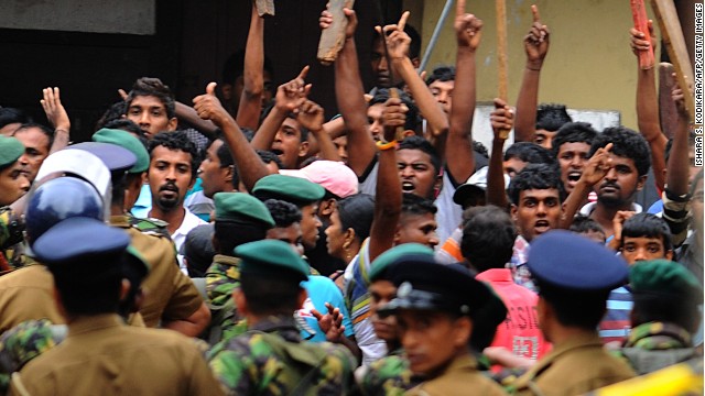 buddhist monks attack muslim mosque in sari lanka aug 2013 cnn.com