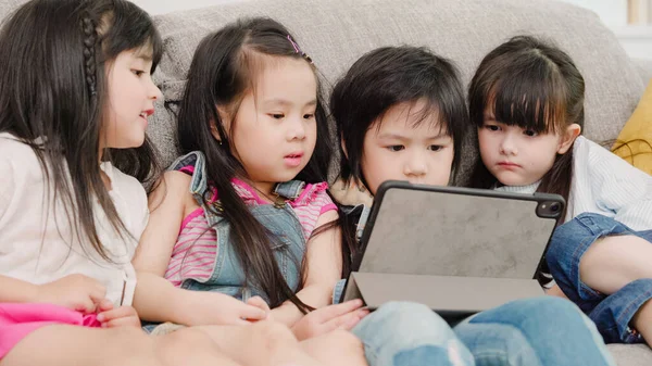 Risiko Internet bagi Anak dan Remaja